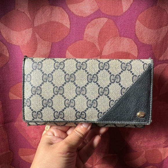 Gucci Women's Beige and Black Wallet - Picture 1 of 10